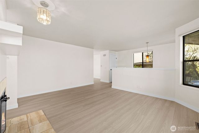 917 N 100th Street, Seattle, WA 98133