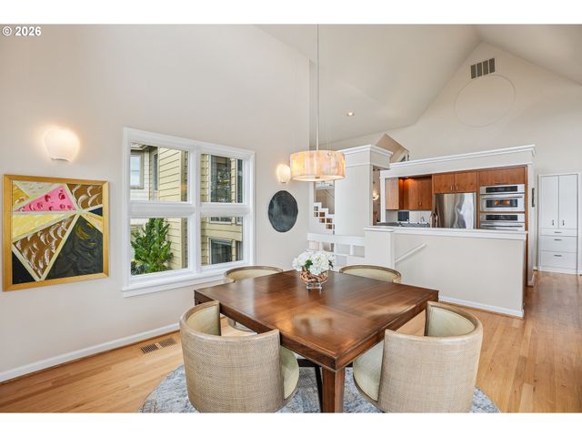 1716 Sw HIGH St, Portland, OR 97201