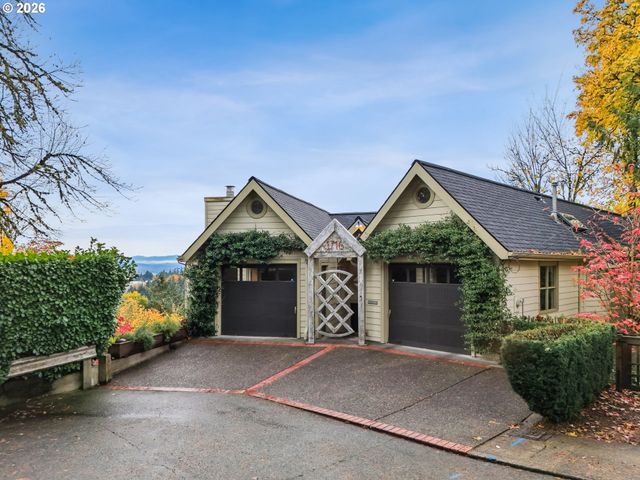 1716 Sw HIGH St, Portland, OR 97201