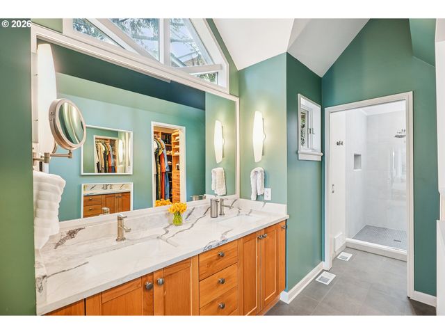 1716 Sw HIGH St, Portland, OR 97201