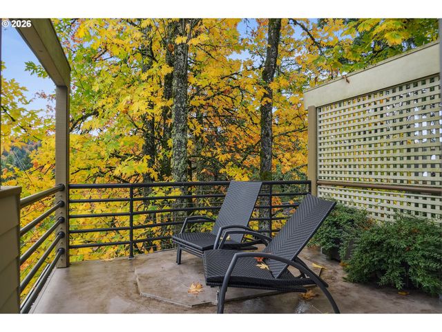 1716 Sw HIGH St, Portland, OR 97201