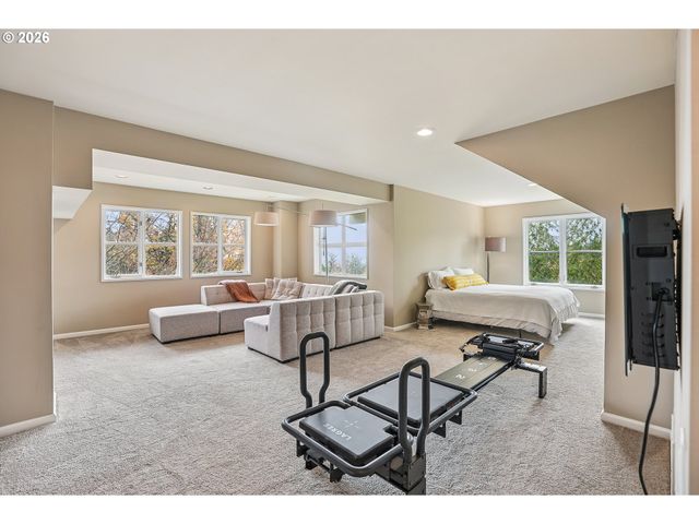 1716 Sw HIGH St, Portland, OR 97201