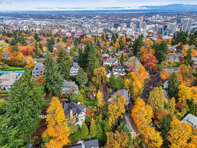 1716 Sw HIGH St, Portland, OR 97201