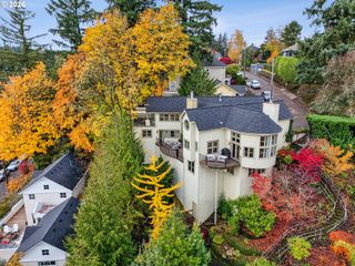 1716 Sw HIGH St, Portland, OR 97201