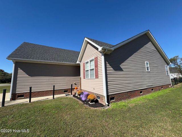 103 W Heron Court, Elizabeth City, NC 27909