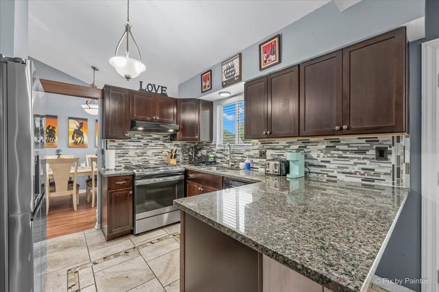 1314 Aspen Court, Elgin, IL 60120