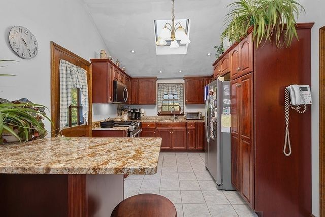 56 Alton Rd, North Attleboro, MA 02760