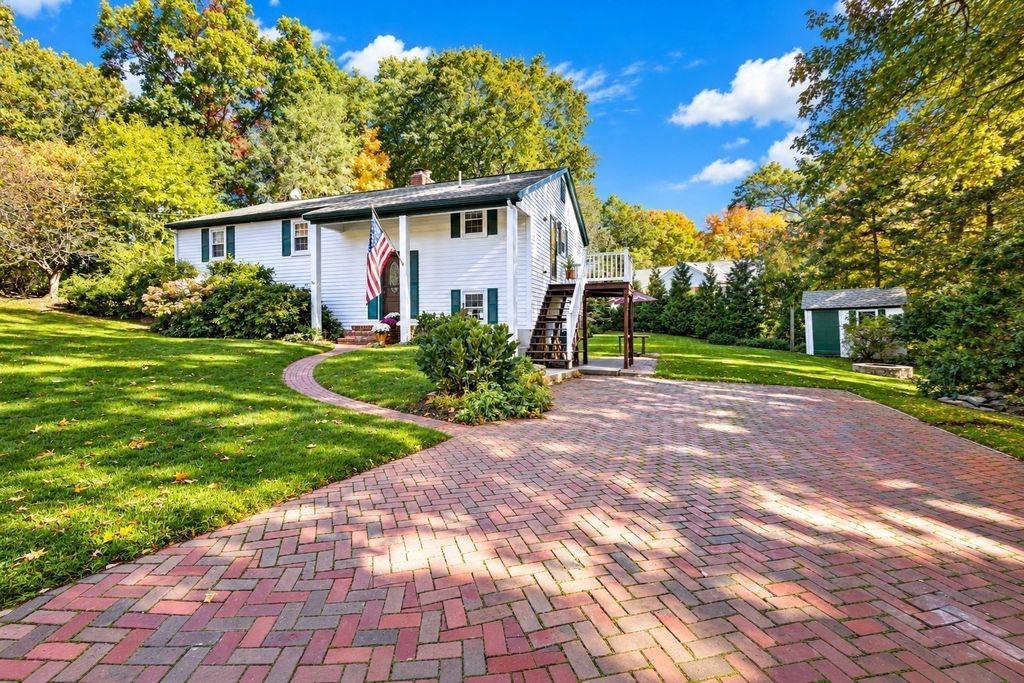 56 Alton Rd, North Attleboro, MA 02760