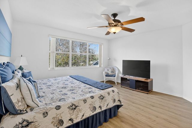 1294 NW 168th Avenue, Pembroke Pines, FL 33028