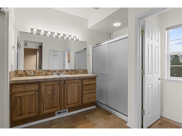 6443 Ne BRIGHTON St, Hillsboro, OR 97124
