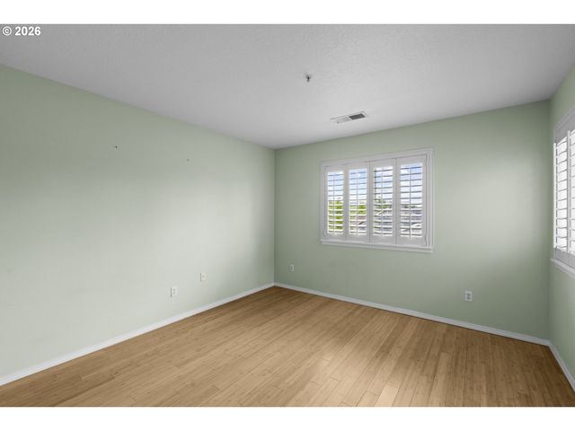 6443 Ne BRIGHTON St, Hillsboro, OR 97124