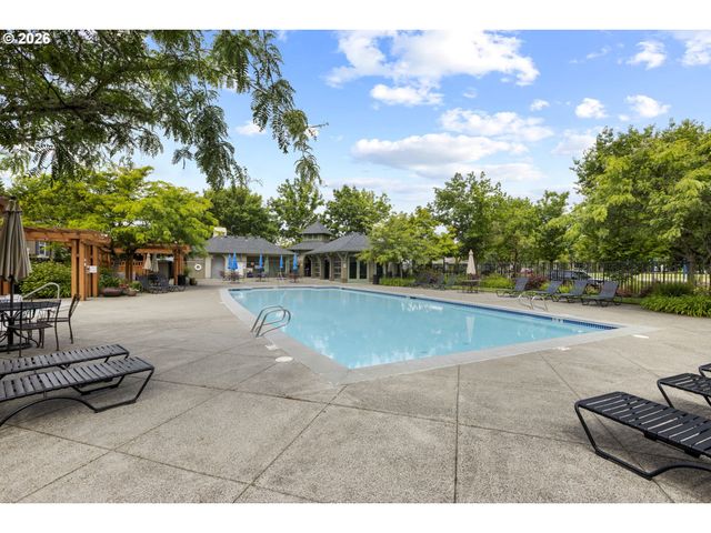 6443 Ne BRIGHTON St, Hillsboro, OR 97124