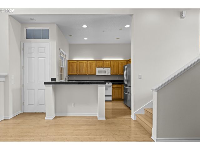 6443 Ne BRIGHTON St, Hillsboro, OR 97124