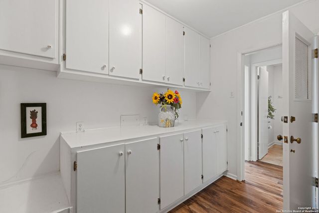 713 Fawndale Ln, Windcrest, TX 78239