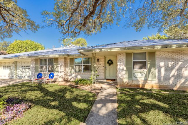 713 Fawndale Ln, Windcrest, TX 78239