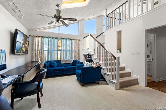 713 Fawndale Ln, Windcrest, TX 78239