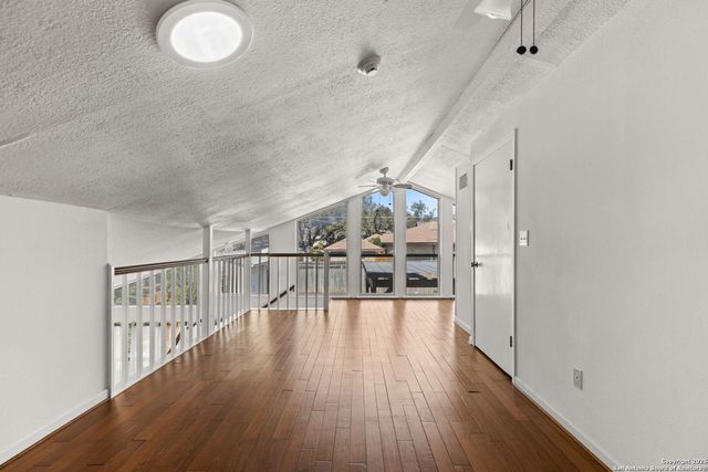 713 Fawndale Ln, Windcrest, TX 78239