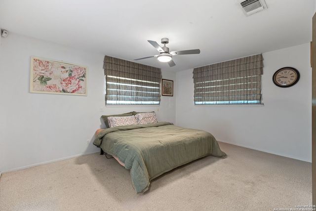 713 Fawndale Ln, Windcrest, TX 78239