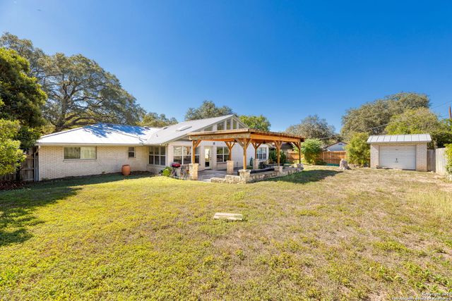 713 Fawndale Ln, Windcrest, TX 78239
