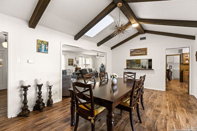 713 Fawndale Ln, Windcrest, TX 78239