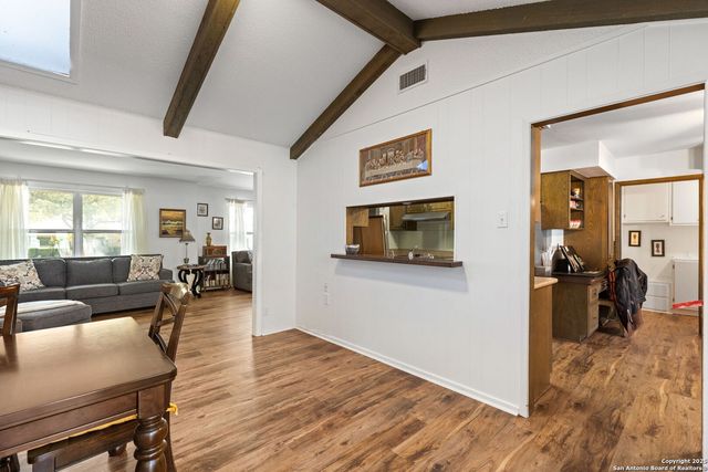 713 Fawndale Ln, Windcrest, TX 78239