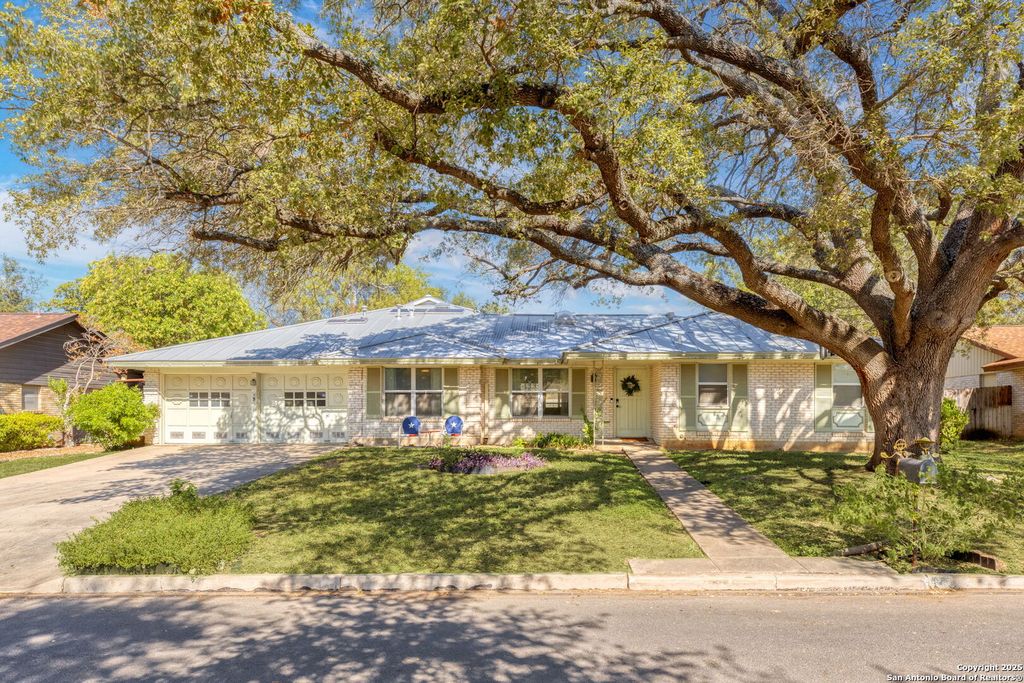 713 Fawndale Ln, Windcrest, TX 78239