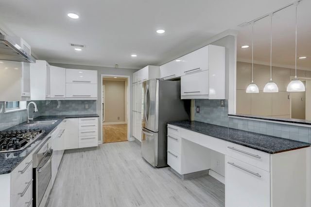 5419 Dumfries Drive, Houston, TX 77096