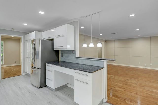 5419 Dumfries Drive, Houston, TX 77096