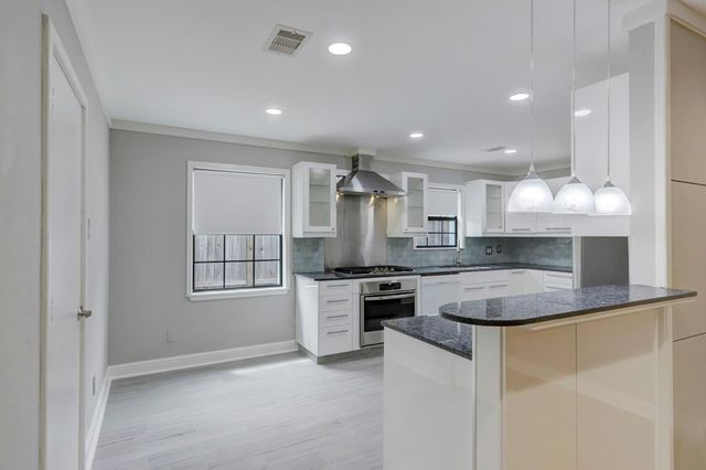 5419 Dumfries Drive, Houston, TX 77096