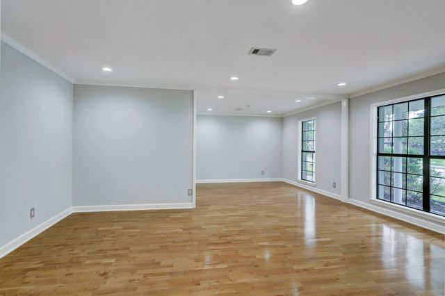 5419 Dumfries Drive, Houston, TX 77096