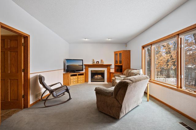 553 Hawthorn Road, Circle Pines, MN 55014