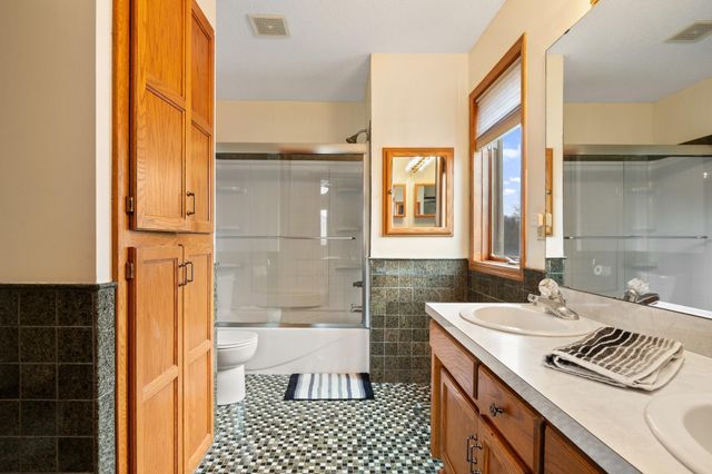 553 Hawthorn Road, Circle Pines, MN 55014