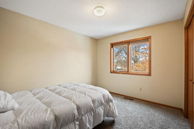 553 Hawthorn Road, Circle Pines, MN 55014