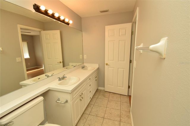 8334 CIVIC ROAD 3, Tampa, FL 33615