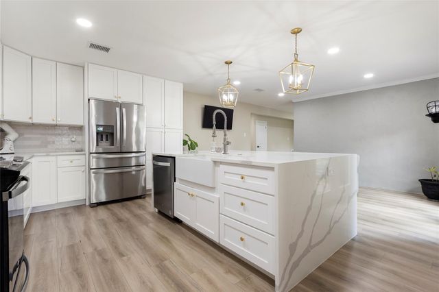 27210 Paula Lane, Conroe, TX 77385