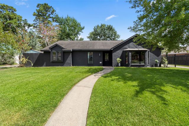 27210 Paula Lane, Conroe, TX 77385