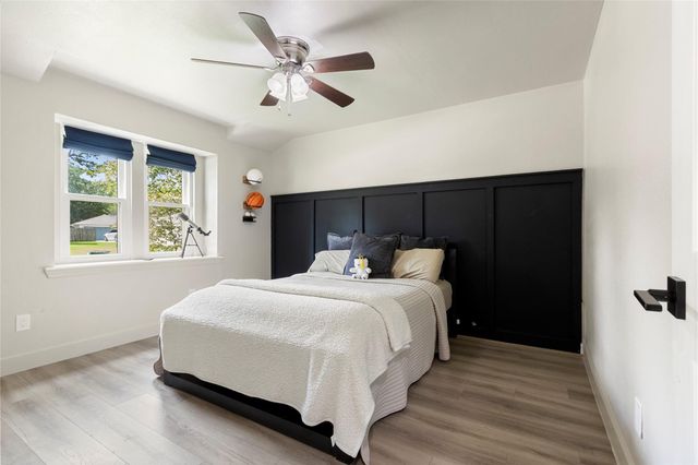27210 Paula Lane, Conroe, TX 77385