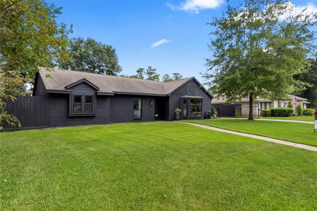 27210 Paula Lane, Conroe, TX 77385
