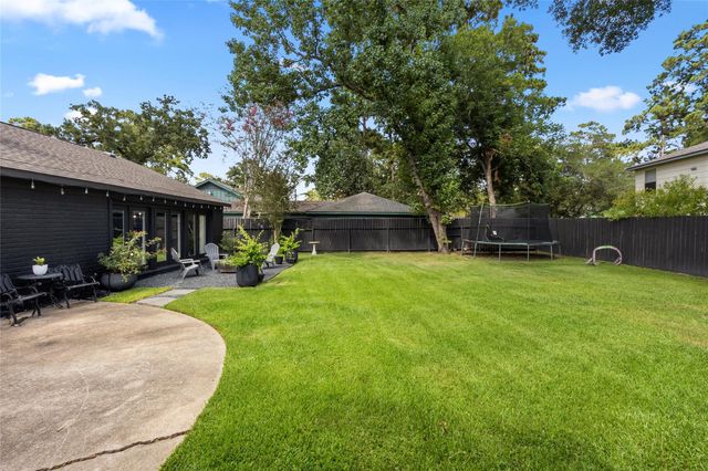 27210 Paula Lane, Conroe, TX 77385