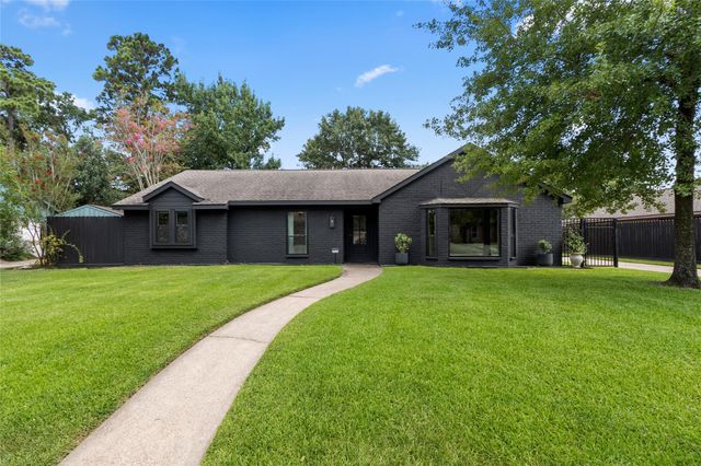 27210 Paula Lane, Conroe, TX 77385