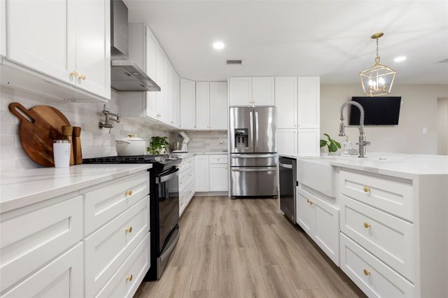 27210 Paula Lane, Conroe, TX 77385