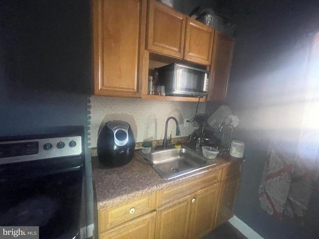 2633 N 9TH ST, Philadelphia, PA 19133