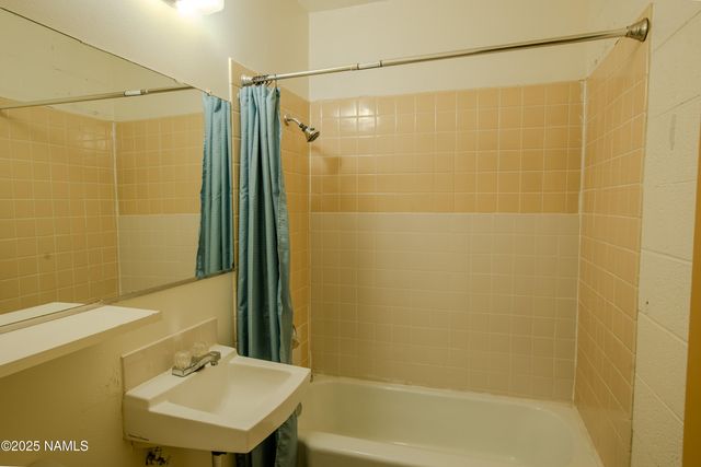 1221 E 3rd Street, Winslow, AZ 86047