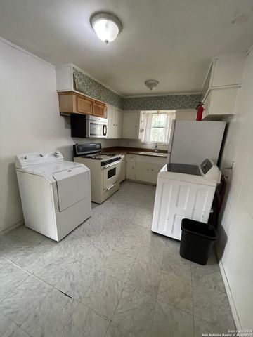 910 Grosvenor, San Antonio, TX 78221