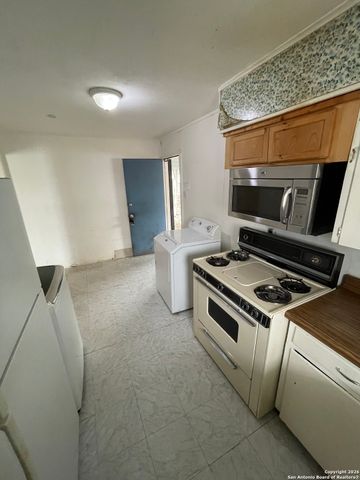 910 Grosvenor, San Antonio, TX 78221