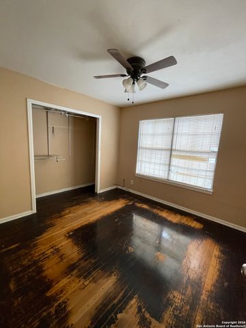 910 Grosvenor, San Antonio, TX 78221