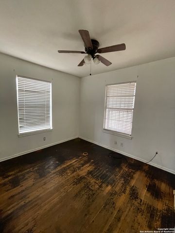 910 Grosvenor, San Antonio, TX 78221