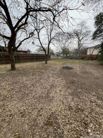 910 Grosvenor, San Antonio, TX 78221