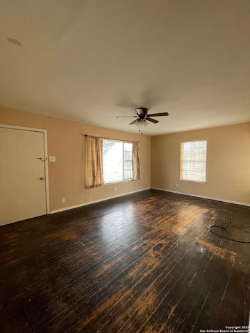 910 Grosvenor, San Antonio, TX 78221