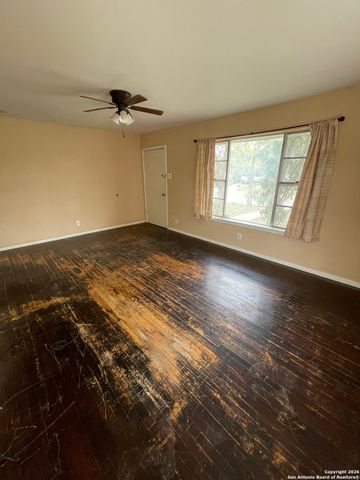 910 Grosvenor, San Antonio, TX 78221